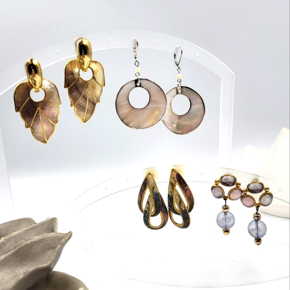 4 Pair - White & Gold Iridescent Earring Package - Picture 1 of 9